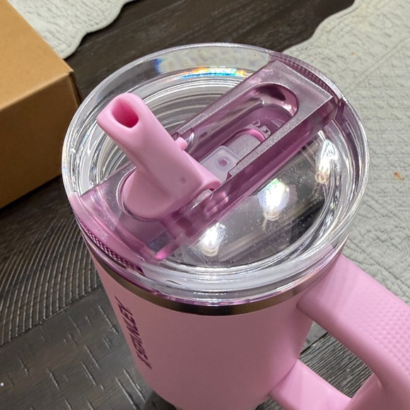 Stanley Light Pink Travel Mug 40 oz - Picture 4 of 4
